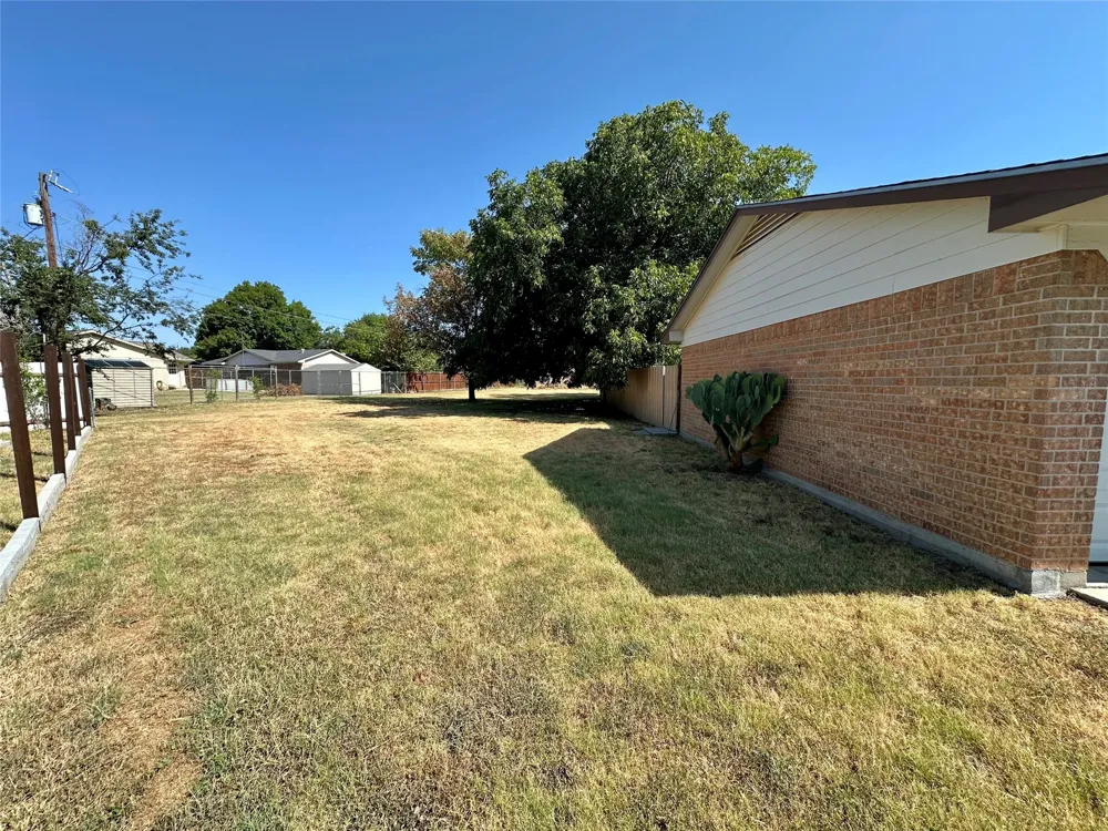 102 Mockingbird Circle Early, TX 76802