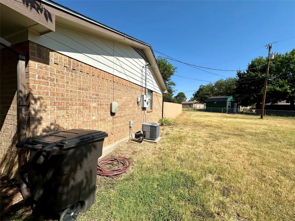 102 Mockingbird Circle Early, TX 76802