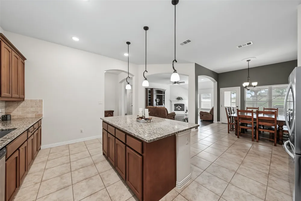 1268 County Road 4797 Springtown, TX 76082