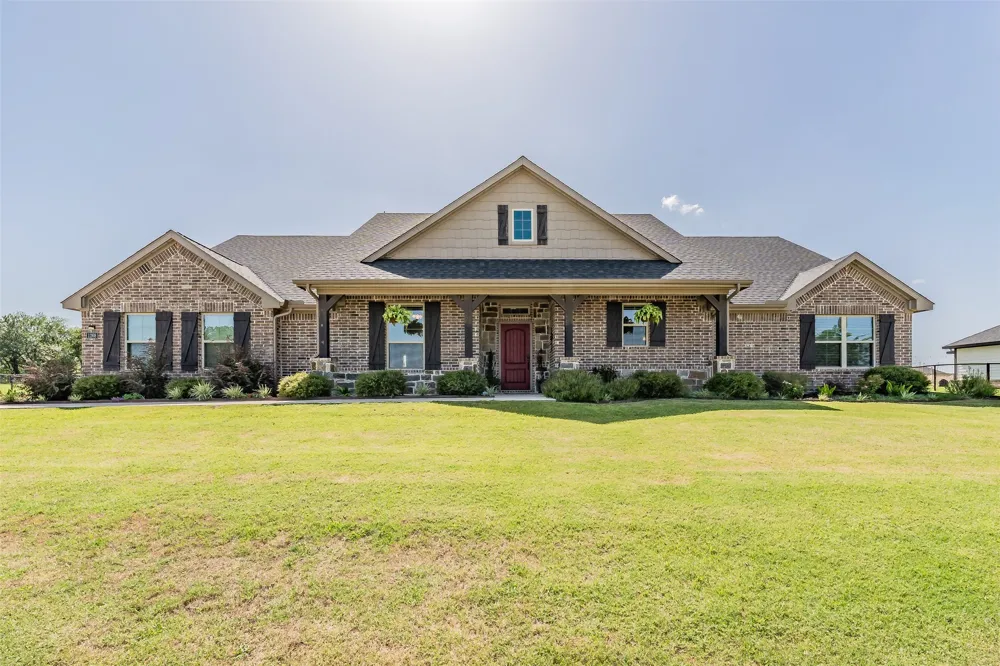 1268 County Road 4797 Springtown, TX 76082