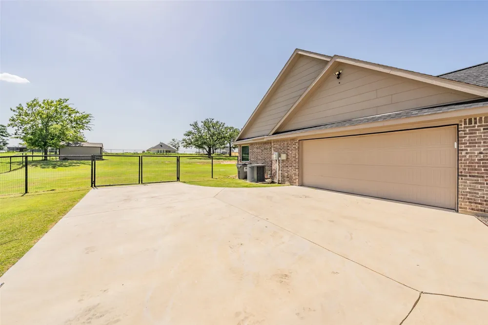 1268 County Road 4797 Springtown, TX 76082