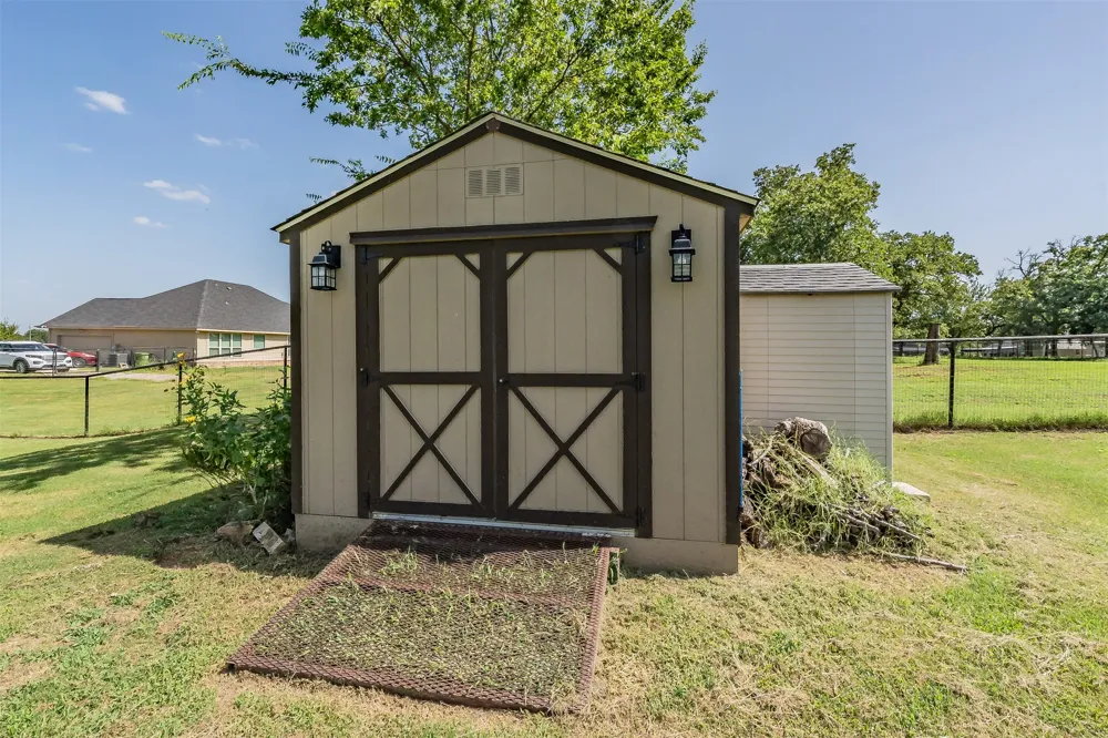 1268 County Road 4797 Springtown, TX 76082
