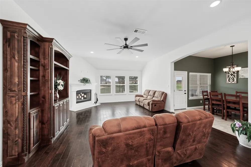 1268 County Road 4797 Springtown, TX 76082