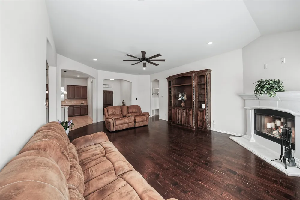 1268 County Road 4797 Springtown, TX 76082