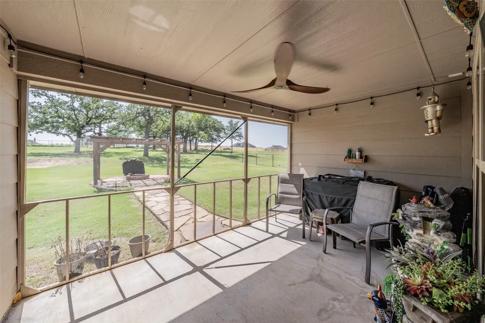 1268 County Road 4797 Springtown, TX 76082