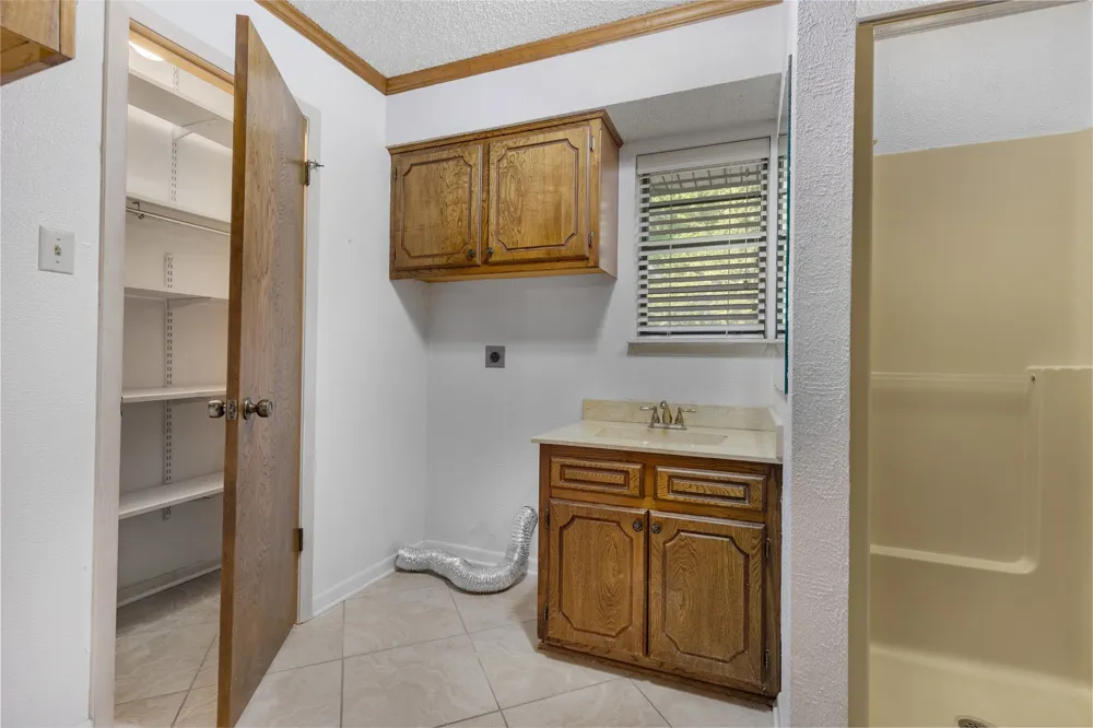 1814 Sandra Drive Sherman, TX 75092