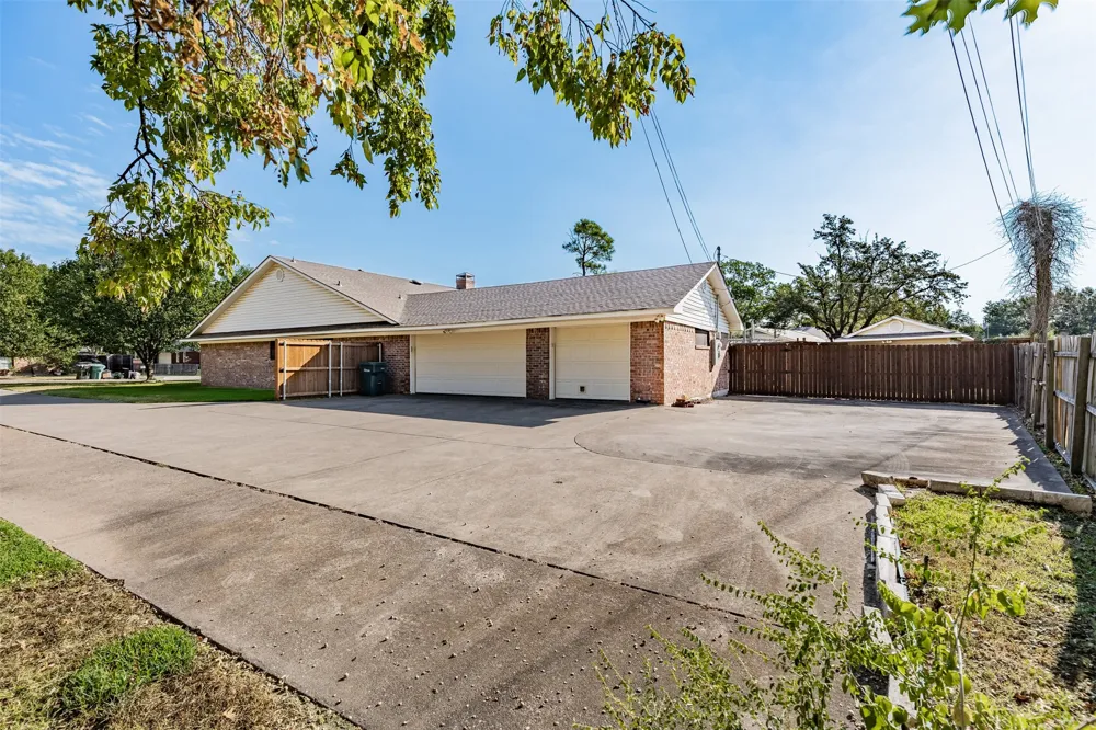 1814 Sandra Drive Sherman, TX 75092