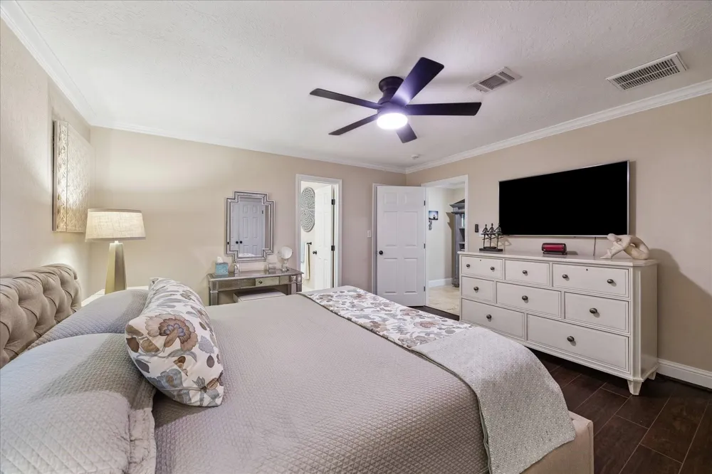 5402 Valkeith Drive Houston, TX 77096