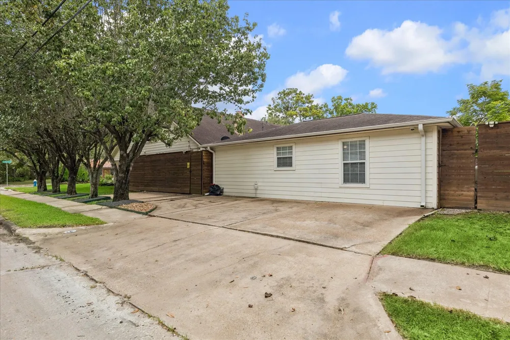 5402 Valkeith Drive Houston, TX 77096