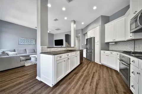 17907 Clover Hill