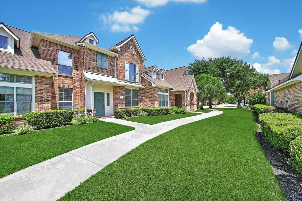 17907 Clover Hill Houston, TX 77094