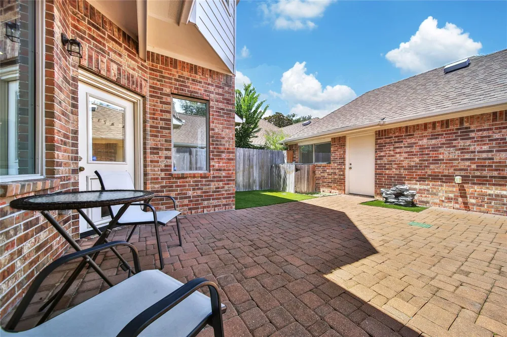 17907 Clover Hill Houston, TX 77094
