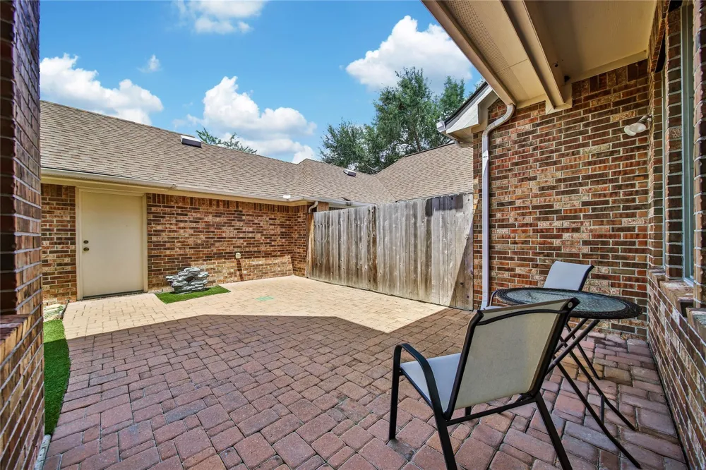 17907 Clover Hill Houston, TX 77094