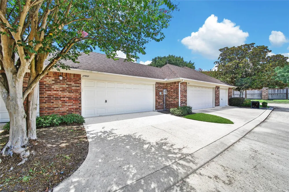 17907 Clover Hill Houston, TX 77094