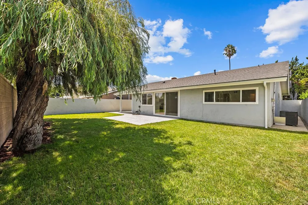 3805 Alder Santa Ana, CA 92707