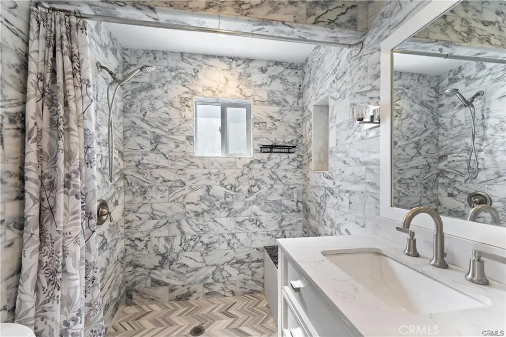 10031 San Antonio South Gate, CA 90280