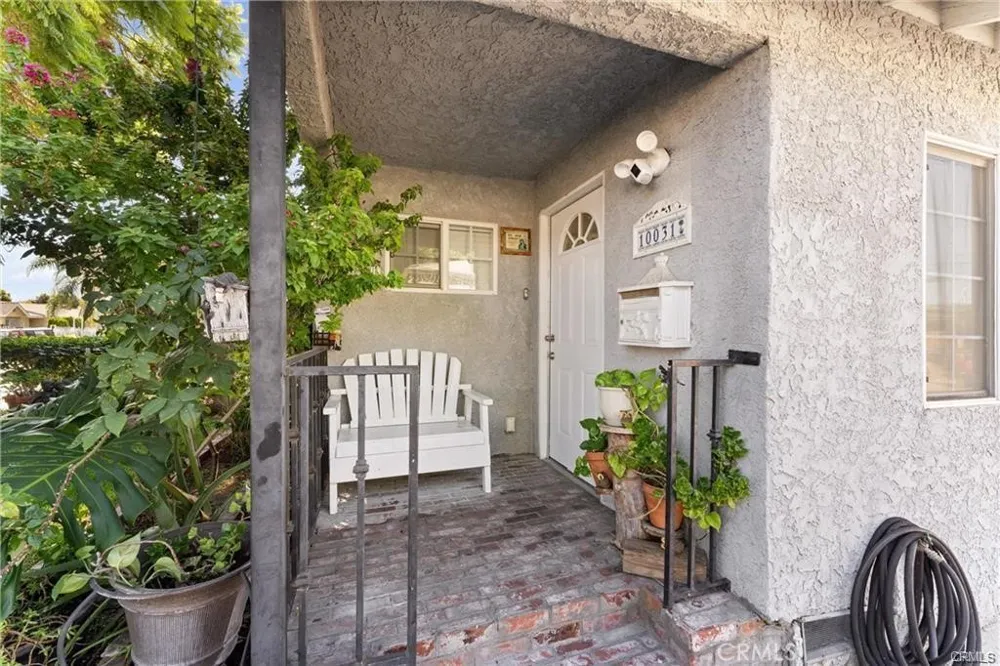 10031 San Antonio South Gate, CA 90280