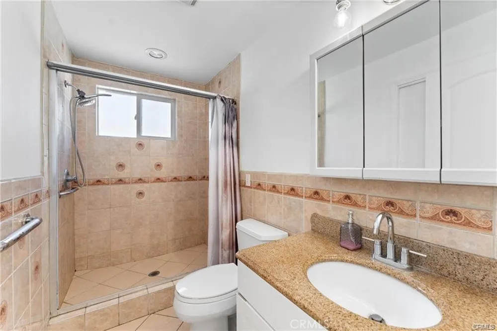 10031 San Antonio South Gate, CA 90280
