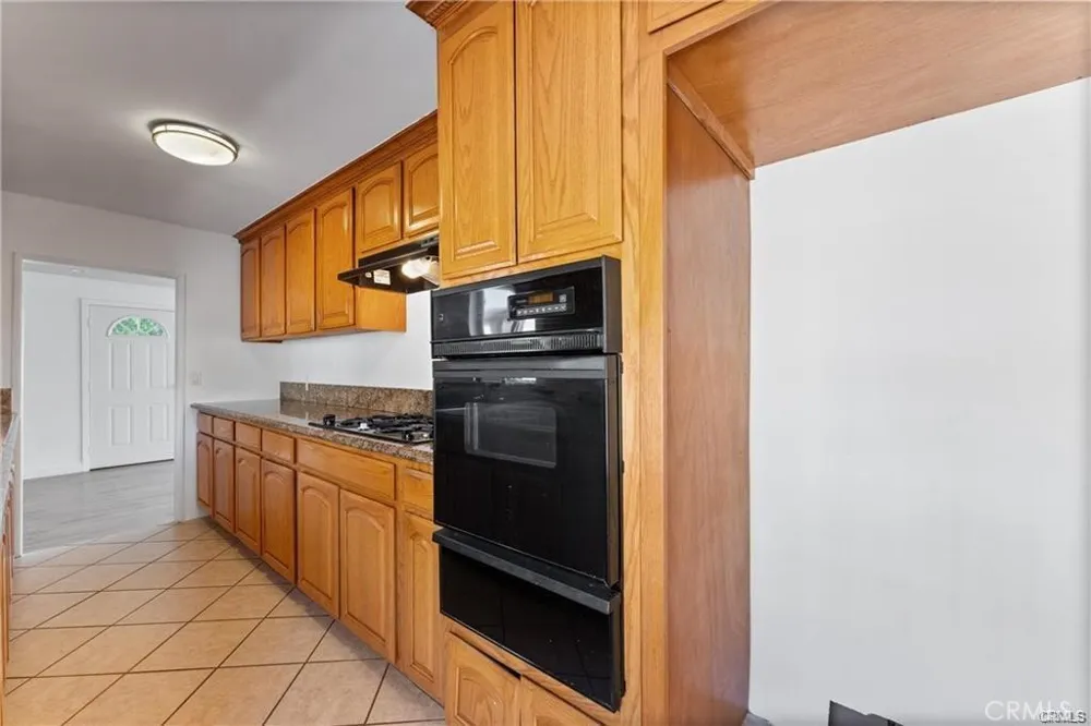 10031 San Antonio South Gate, CA 90280