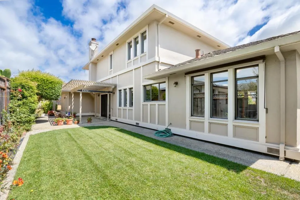 913 Acorn Way Watsonville, CA 95076