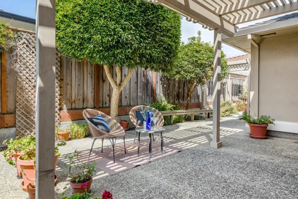 913 Acorn Way Watsonville, CA 95076