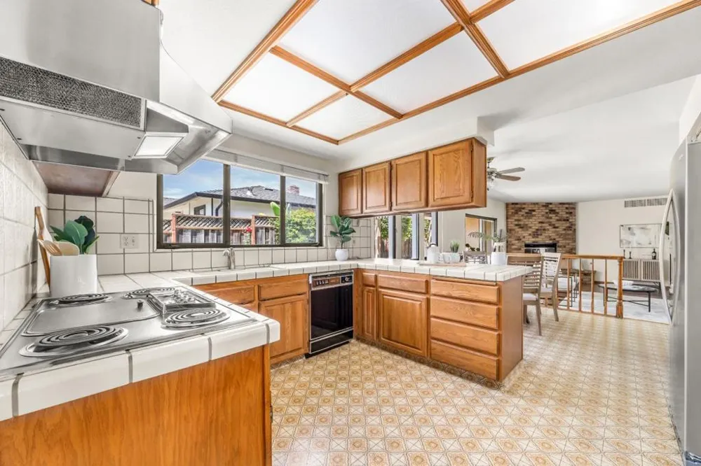 913 Acorn Way Watsonville, CA 95076