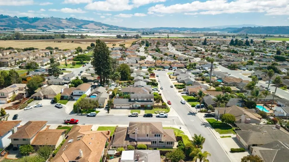 913 Acorn Way Watsonville, CA 95076