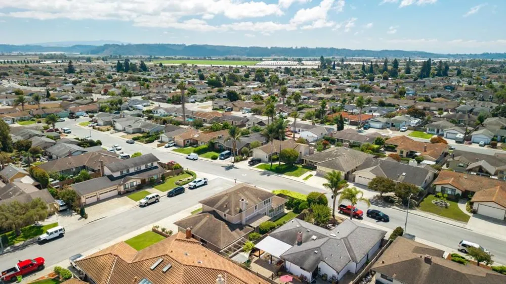 913 Acorn Way Watsonville, CA 95076