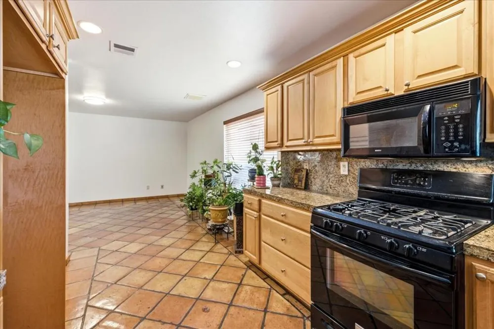 69375 Nilda Drive Cathedral City, CA 92234