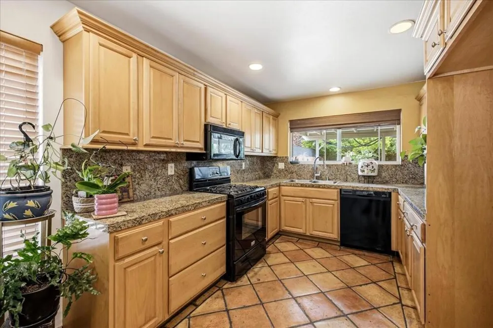 69375 Nilda Drive Cathedral City, CA 92234