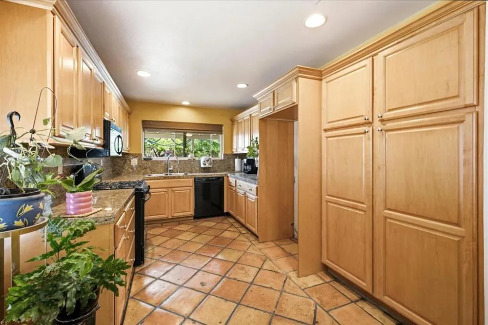 69375 Nilda Drive Cathedral City, CA 92234