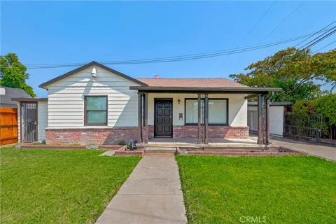 209 E 18th