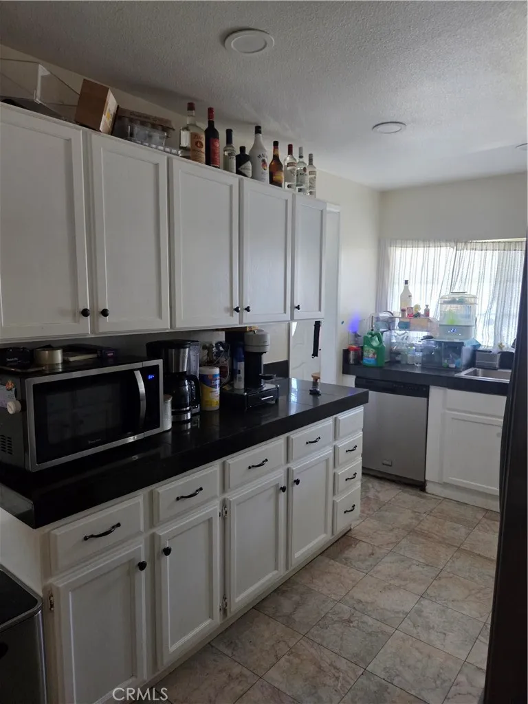 6091 Bonhill Riverside, CA 92509