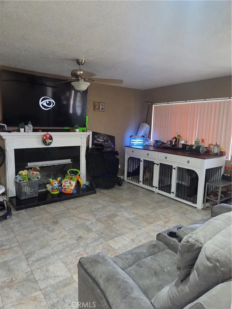 6091 Bonhill Riverside, CA 92509