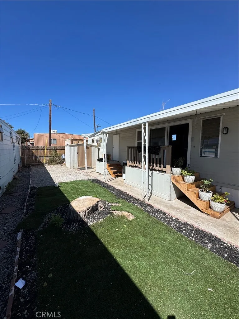 22325 US HWY 18 Apple Valley, CA 92307