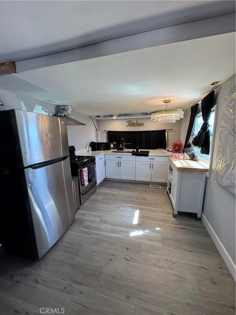 22325 US HWY 18 Apple Valley, CA 92307