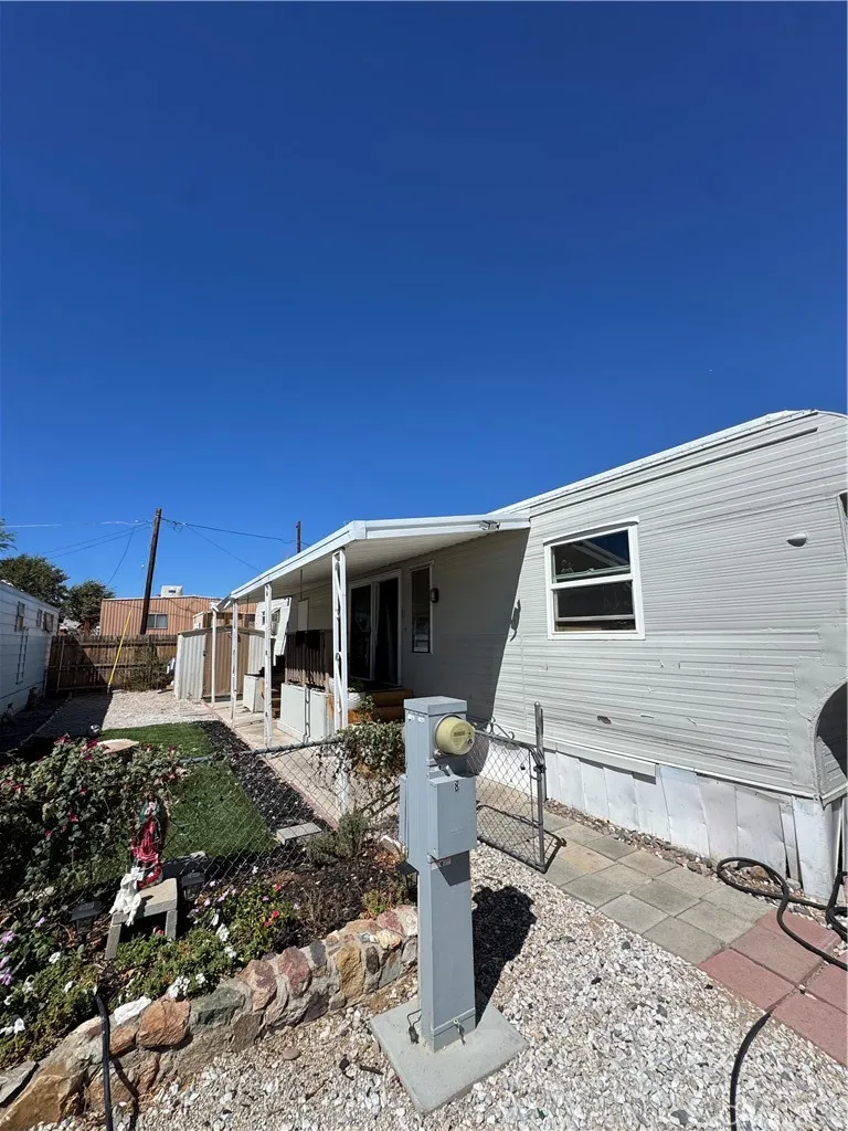 22325 US HWY 18 Apple Valley, CA 92307