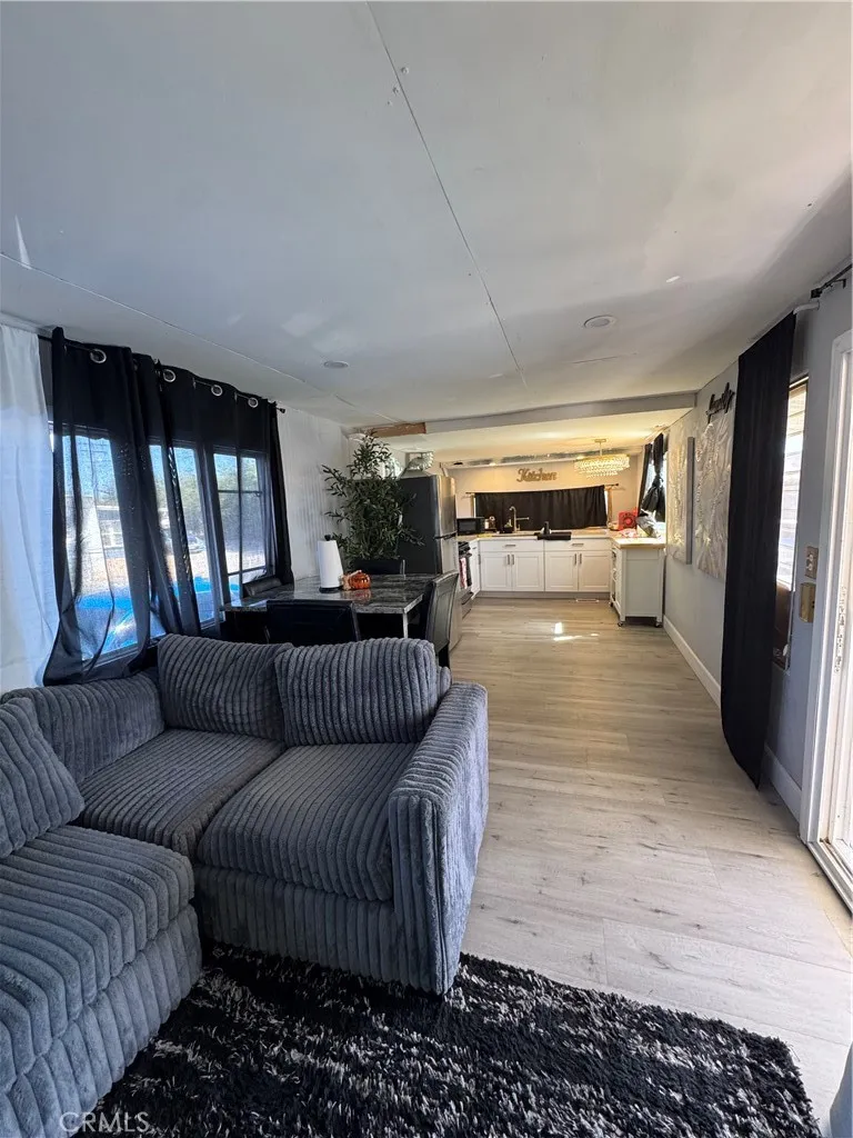 22325 US HWY 18 Apple Valley, CA 92307