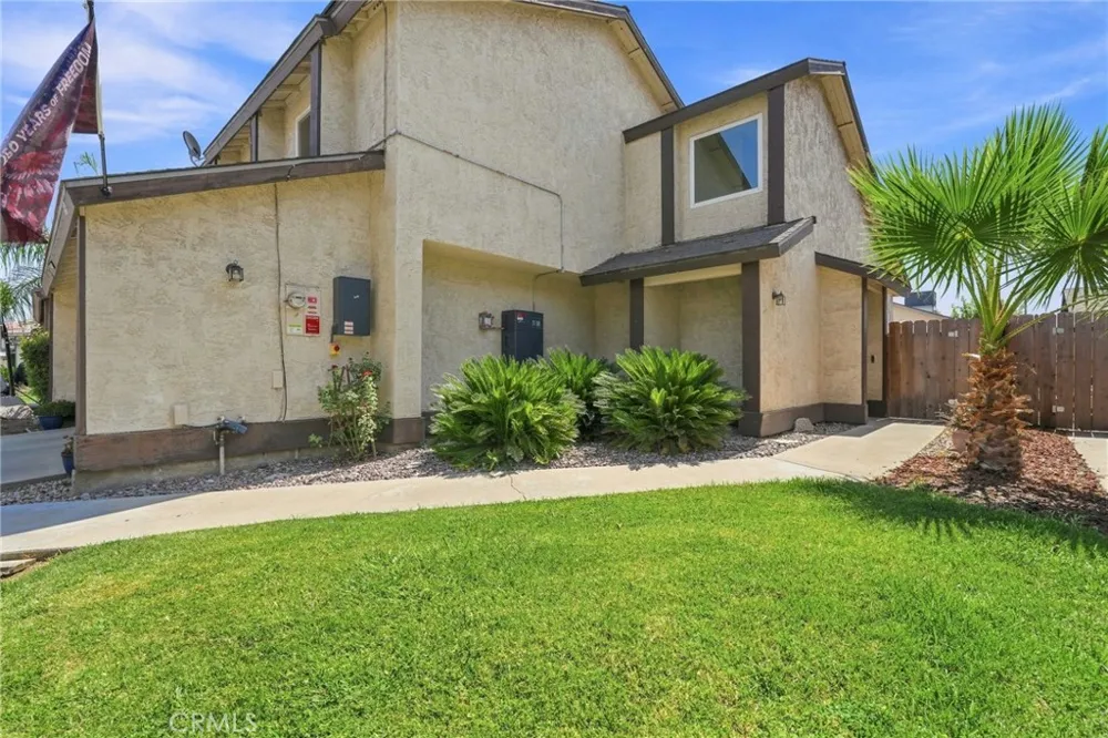 1143 E Ferguson Visalia, CA 93292