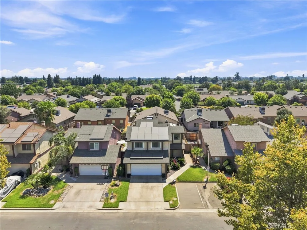1143 E Ferguson Visalia, CA 93292