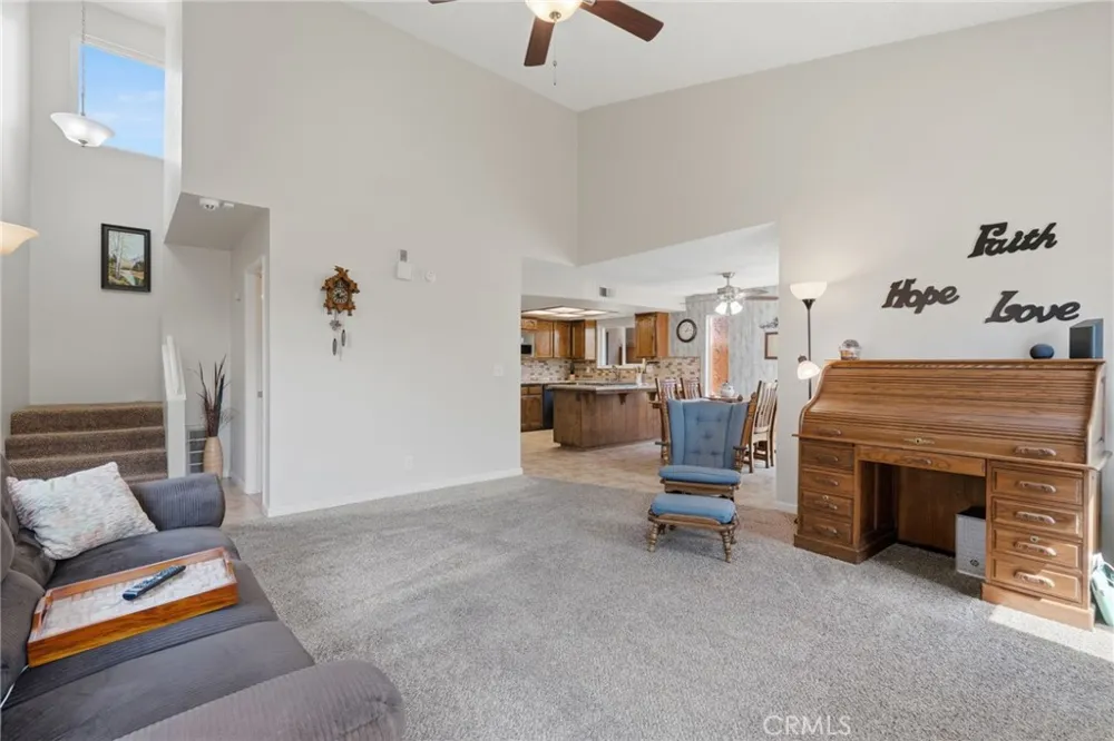 1143 E Ferguson Visalia, CA 93292