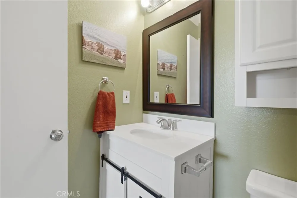 1143 E Ferguson Visalia, CA 93292