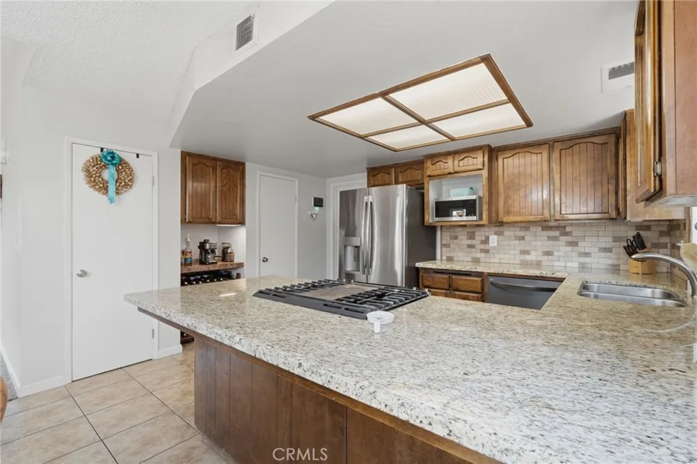 1143 E Ferguson Visalia, CA 93292