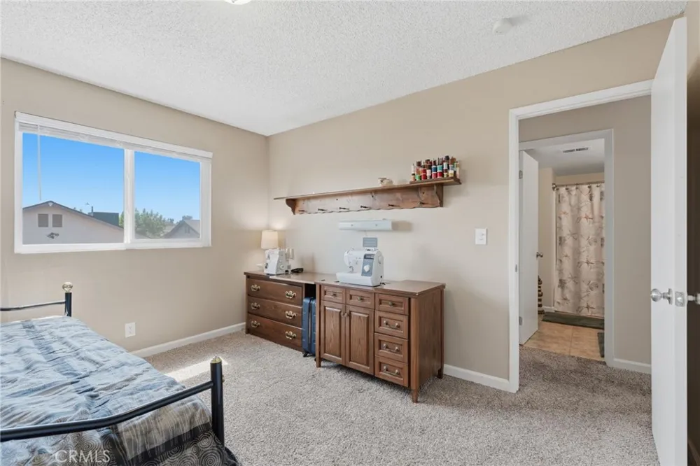 1143 E Ferguson Visalia, CA 93292
