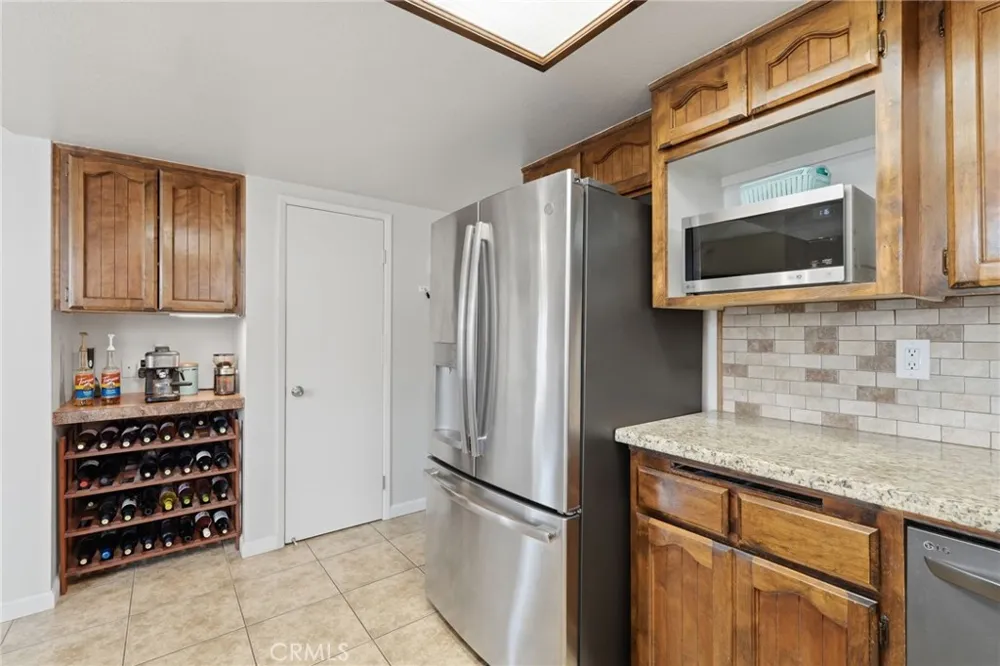 1143 E Ferguson Visalia, CA 93292