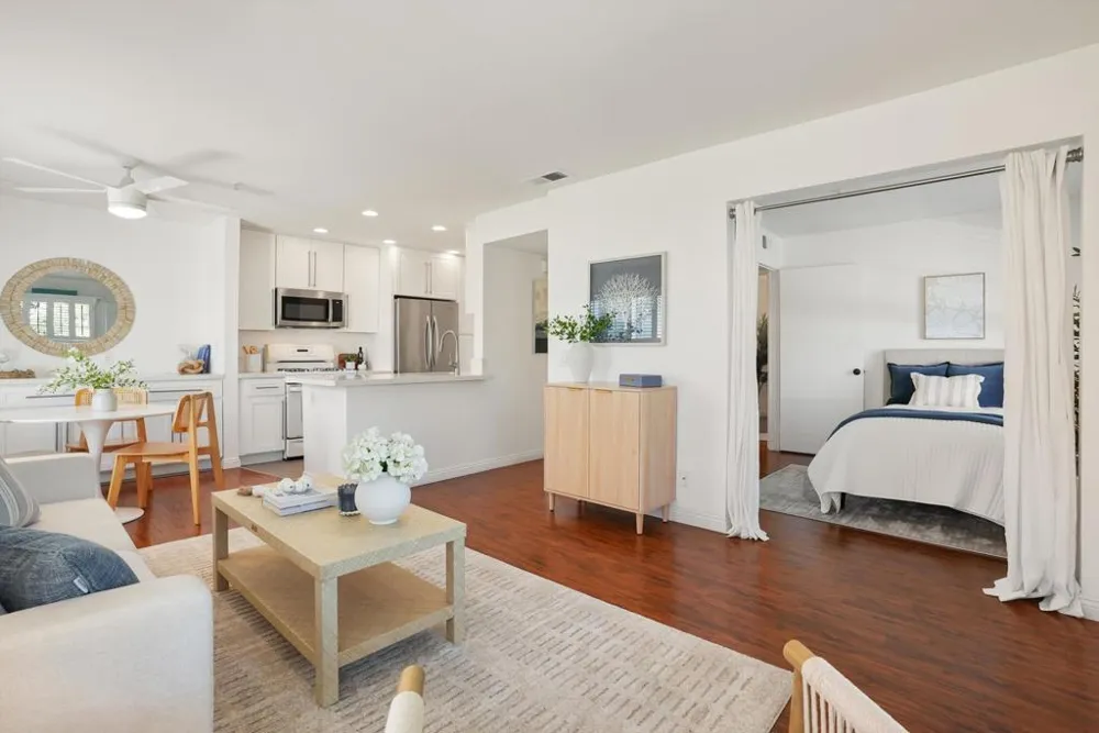 18242 Parkview Lane #208 Huntington Beach, CA 92648