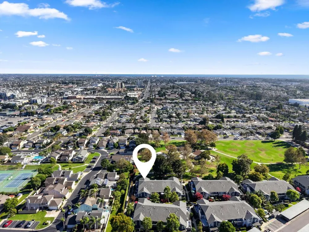 18242 Parkview Lane #208 Huntington Beach, CA 92648
