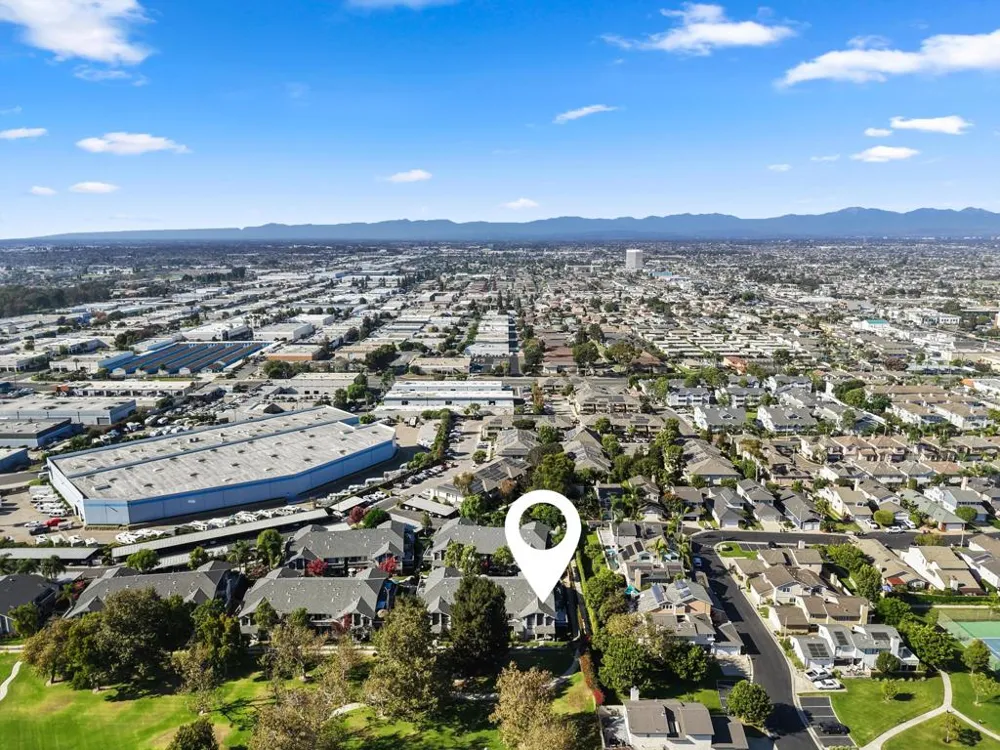 18242 Parkview Lane #208 Huntington Beach, CA 92648