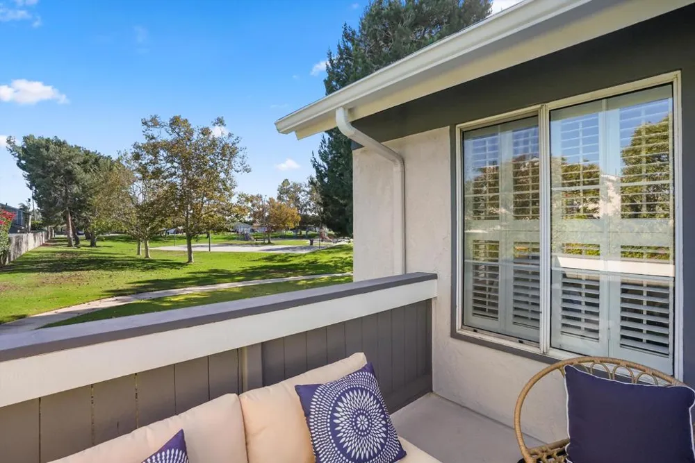 18242 Parkview Lane #208 Huntington Beach, CA 92648