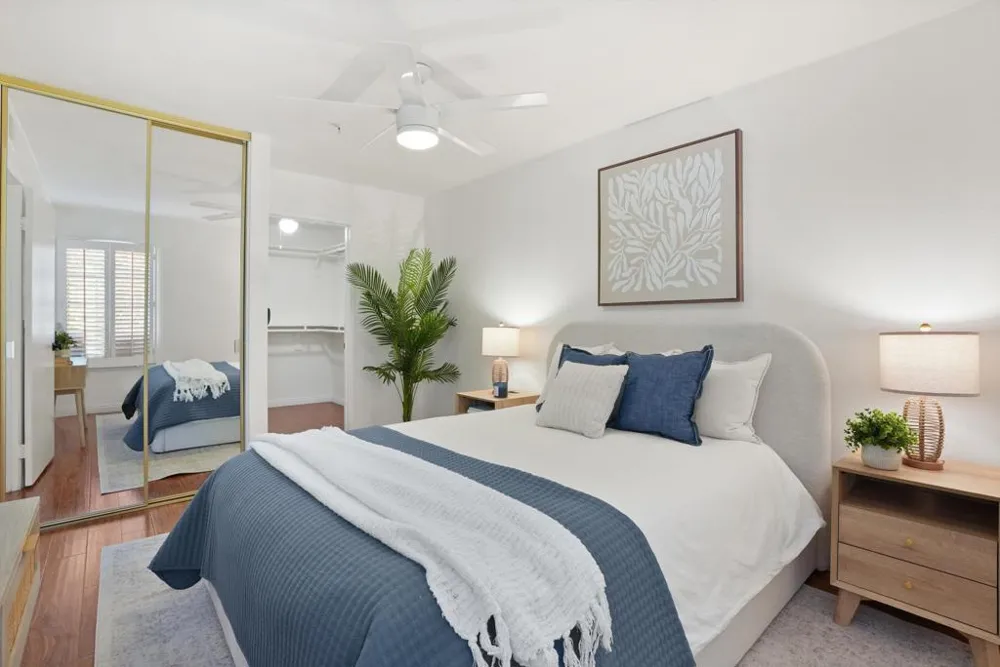 18242 Parkview Lane #208 Huntington Beach, CA 92648